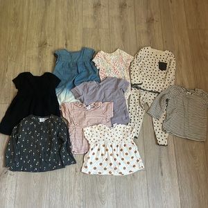 Mixed lot of baby toddler girls clothes in size 12-18 month